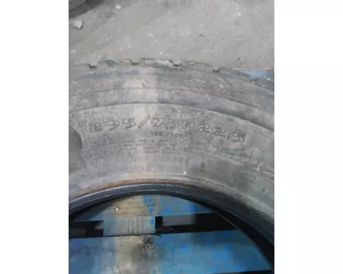 GOODYEAR 295/75R22.5 TIRE