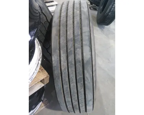 GOODYEAR 295/75R22.5 TIRE