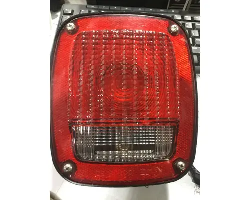 GROTE MISC TAIL LIGHT