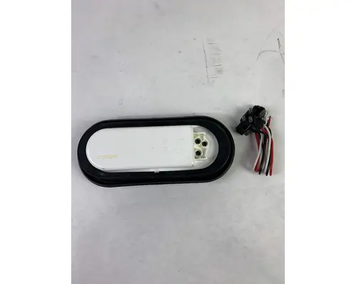 GROTE  TAIL LIGHT
