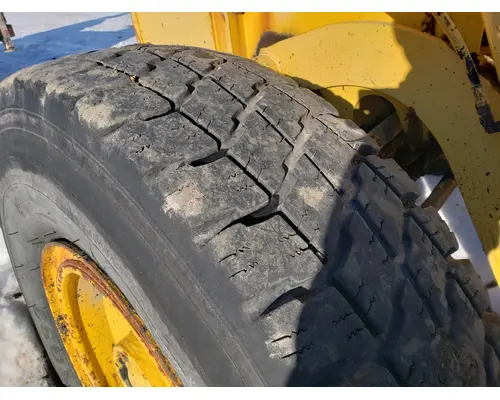 Galion 850B Equip Tire and Rim