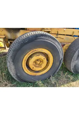 Galion T600B Equip Tire and Rim
