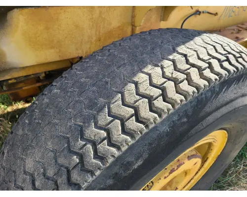 Galion T600B Equip Tire and Rim
