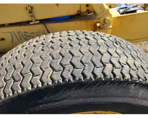 Galion T600B Equip Tire and Rim