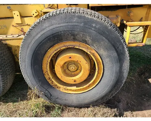 Galion T600B Equip Tire and Rim