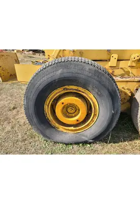 Galion T600B Equip Tire and Rim