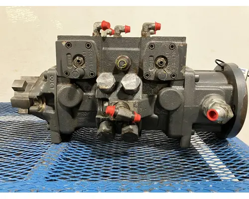 Gehl R220 Equip Hydrostatic Pump