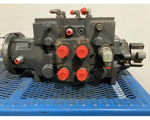 Gehl R220 Equip Hydrostatic Pump