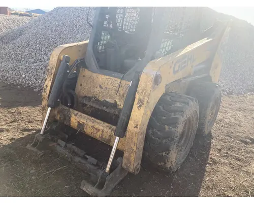 Gehl R220 Equip Loader Arm