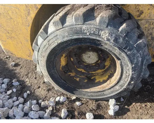 Gehl R220 Equip Tire and Rim