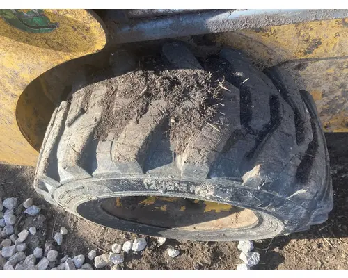 Gehl R220 Equip Tire and Rim