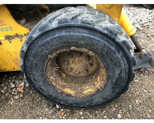 Gehl SL7810 Equip Tire and Rim