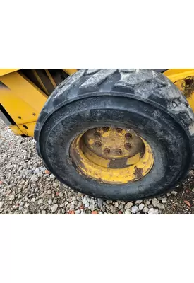 Gehl SL7810 Equip Tire and Rim