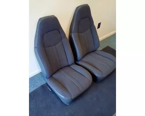 General Motors GM C4500 C5500 New Bostrom Mid Back Air Ride Seat