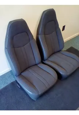 General Motors GM C4500 C5500 New Bostrom Mid Back Air Ride Seat