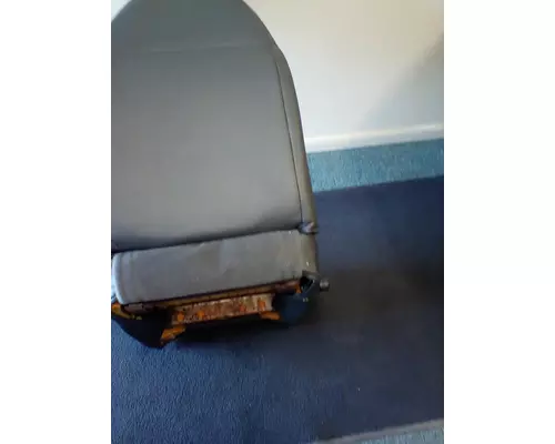 General Motors GM C4500 C5500 New Bostrom Mid Back Air Ride Seat