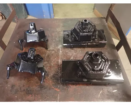 Engine Mounts GMC - MEDIUM C6500 Michigan Truck Parts