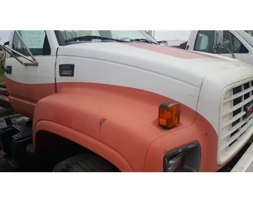 Hood GMC C6500 Casey's Truck Salvage World