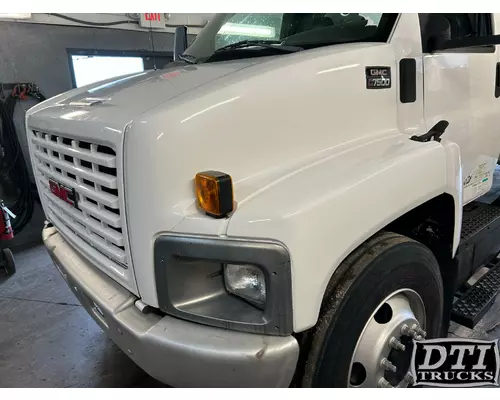 Hood GMC C7500 DTI Trucks