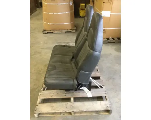 Seat, Front GMC C7500 LKQ Heavy Truck Maryland
