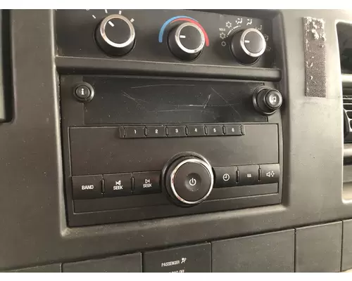 Radio GMC CUBE VAN Vander Haags Inc Cb