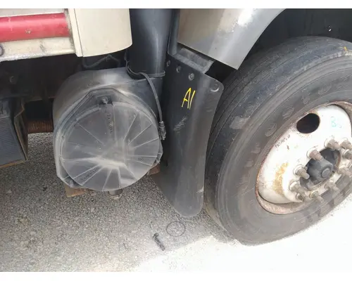 Fender Extension GMC T7500 LKQ Thompson Motors - Wykoff