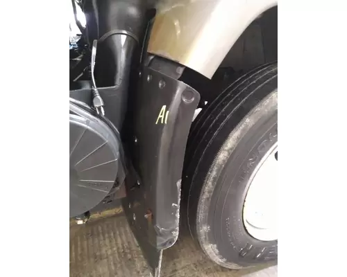Fender Extension GMC T7500 LKQ Thompson Motors - Wykoff