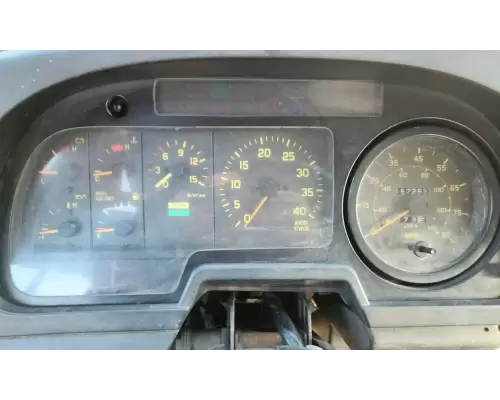 Instrument Cluster GMC T7500 Complete Recycling