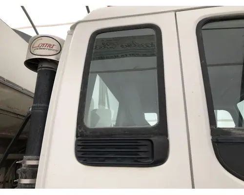 Back Glass GMC T7 Vander Haags Inc Cb