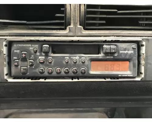 Radio GMC TOPKICK Vander Haags Inc Cb