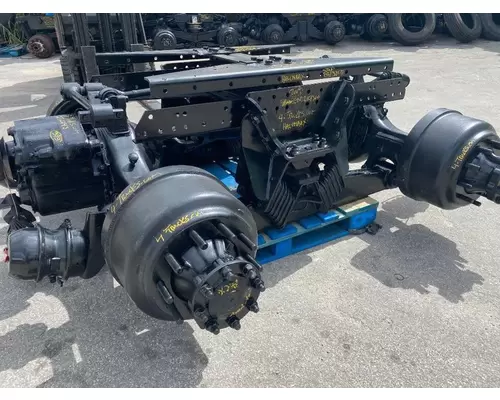 HENDRICKSON HAULMAAX Cutoff Assembly (Complete With Axles)