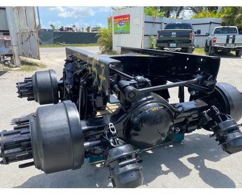 HENDRICKSON HAULMAAX Cutoff Assembly (Complete With Axles)