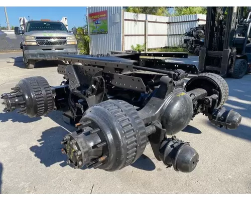 HENDRICKSON HAULMAAX Cutoff Assembly (Complete With Axles)