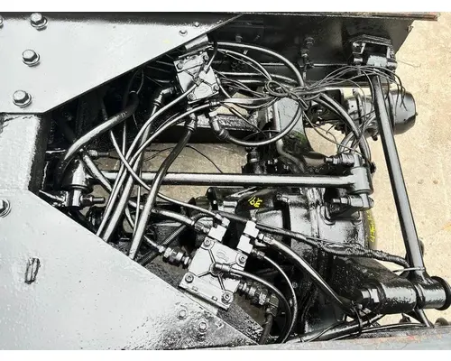 HENDRICKSON HAULMAAX Cutoff Assembly (Complete With Axles)