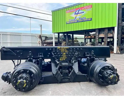 HENDRICKSON HAULMAAX Cutoff Assembly (Complete With Axles)