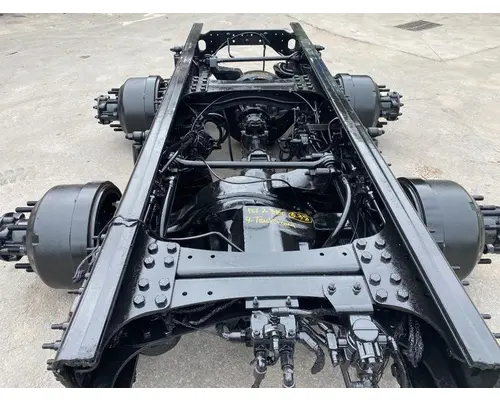 HENDRICKSON PRIMAAX EXTREME Cutoff Assembly (Complete With Axles)