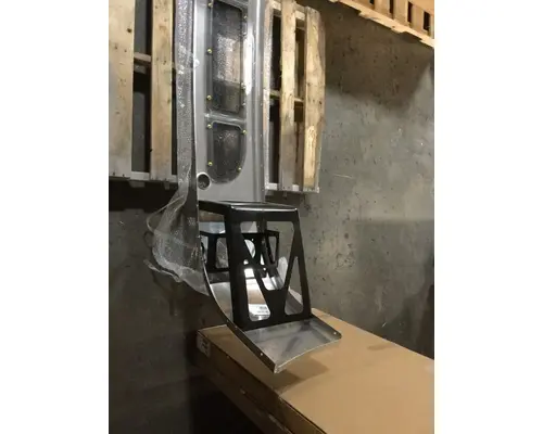 HENDRICKSON  Bumper Assembly, Front