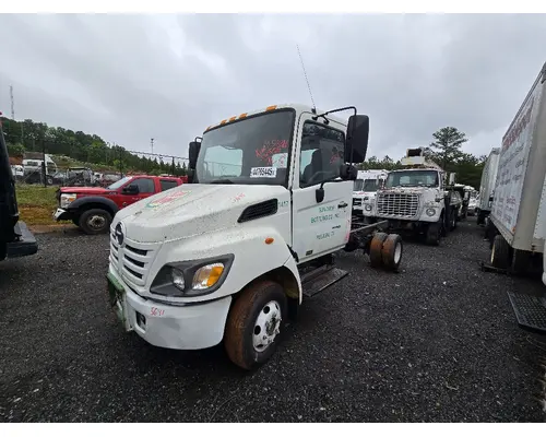 HINO 145 Cab