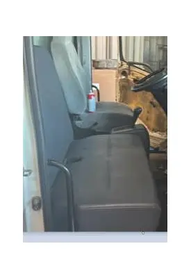 HINO 145 SEAT, FRONT