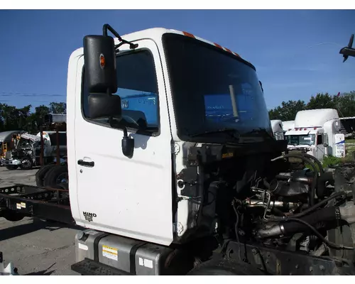 HINO 185 CAB