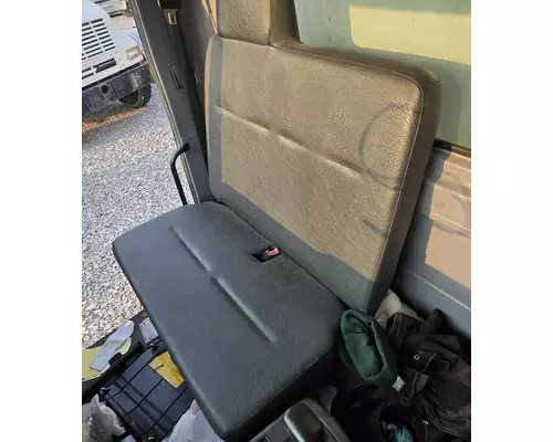 HINO 185 Seat, Front