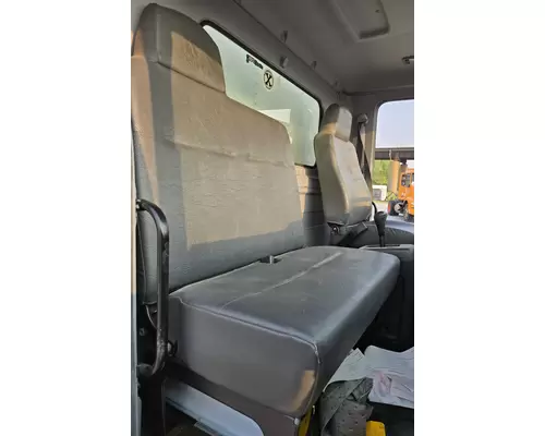 HINO 185 Seat, Front