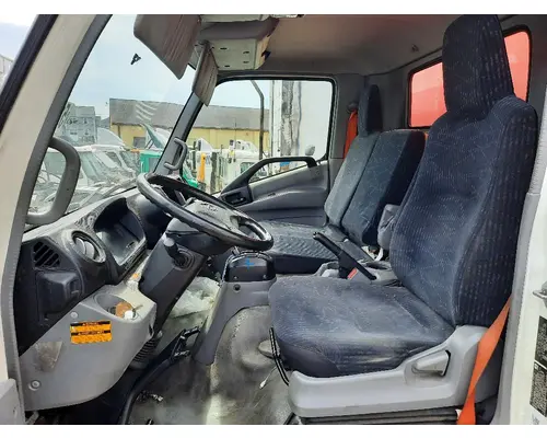 HINO 195H CAB