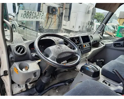 HINO 195H CAB