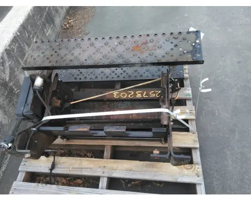 HINO 268 BATTERY BOX