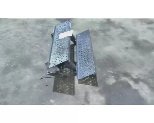 HINO 268 CAB STEP