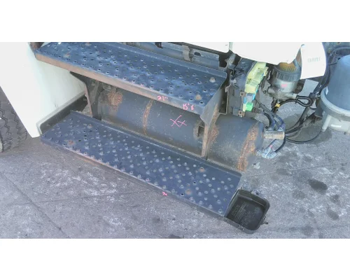 HINO 338 CAB STEP