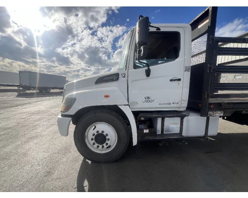 HINO FE Cab