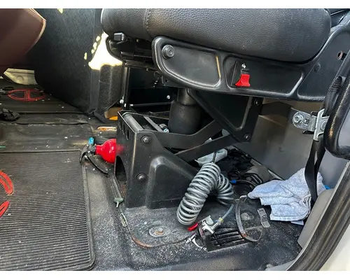 HINO L6 Seat, Front