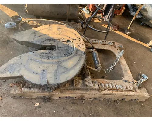 HOLLAND 387 Fifth Wheel